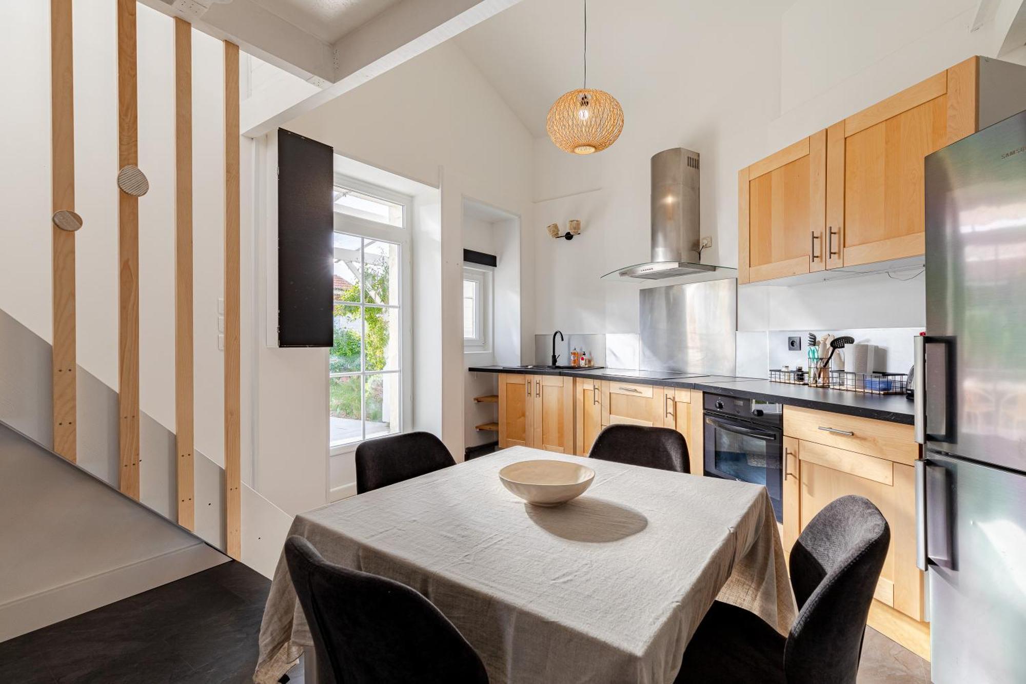 Belle Maison De Ville l'Isle-d'Espagnac Экстерьер фото