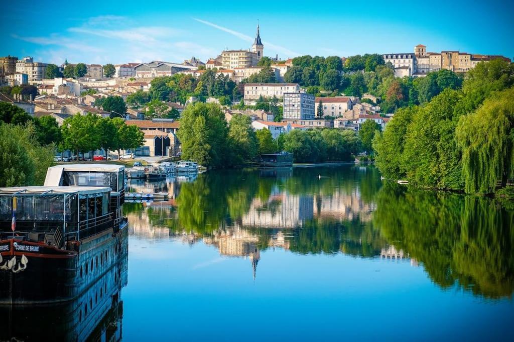 Belle Maison De Ville l'Isle-d'Espagnac Экстерьер фото